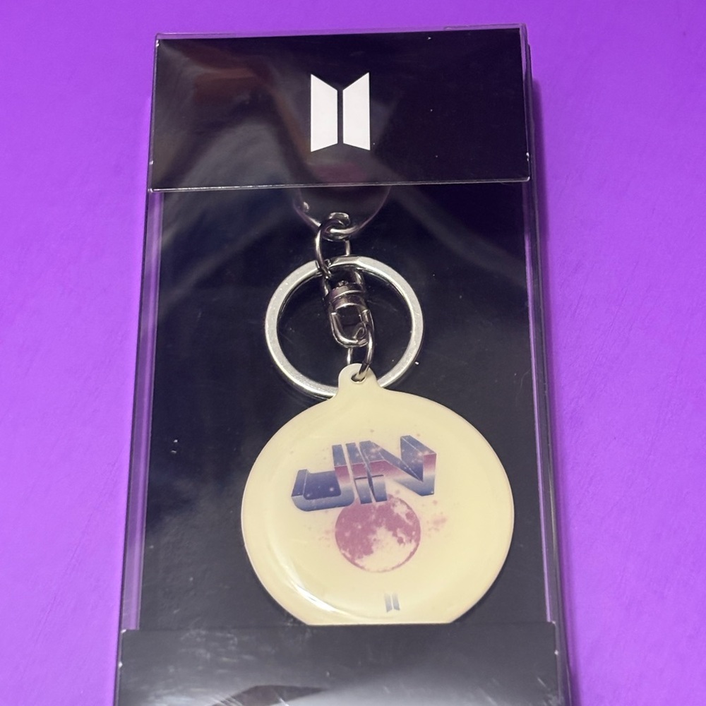 Official BTS VR Keyring / Keychain-JIN w/ free BTS freebies